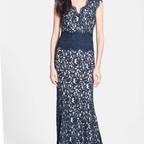 Tadashi Shoji Dresses & Skirts - Tadashi Shoji Blue Lace V Neck Gown Mermaid Bottom Fully Lined Size 14